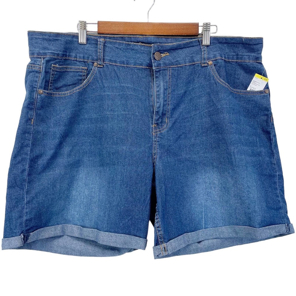 NEW Simply Emma Plus Size Denim Shorts Cuffed American Blue Wash Stretchy‎